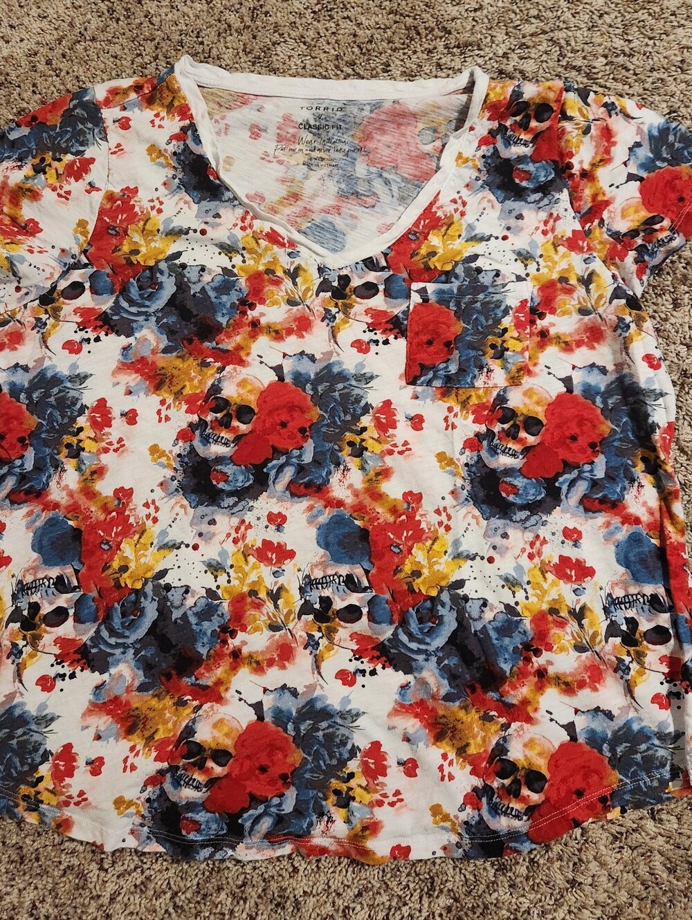 Torrid White Floral Skull V-Neck Pocket Tee